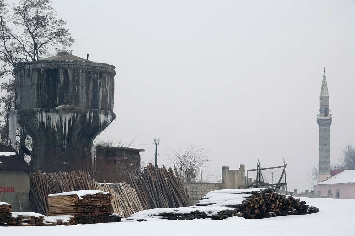 Ağrı ve Erzurum'da 117 yerleşim birimine ulaşım sağlanamıyor